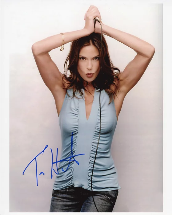 Teri Hatcher autograph