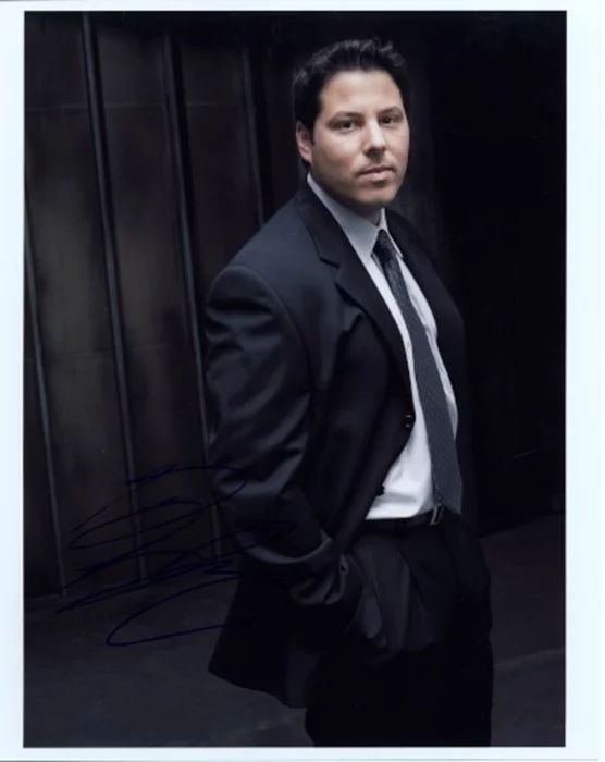 Greg Grunberg autograph