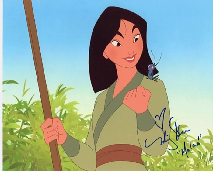 Ming-Na Wen autograph