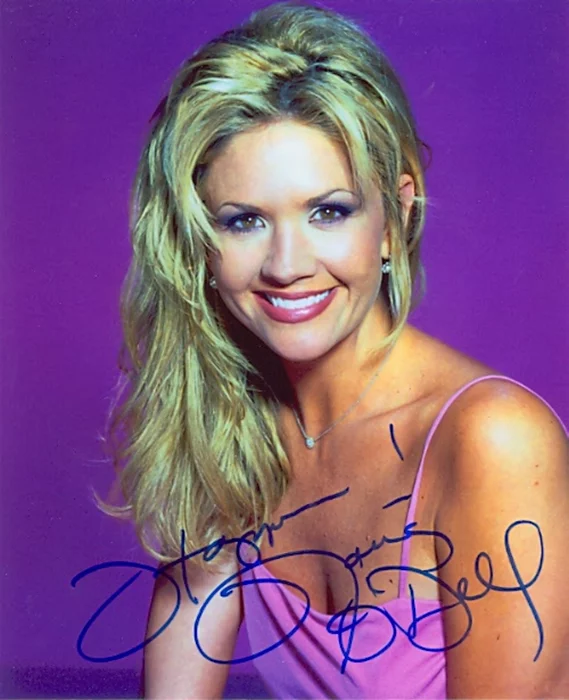 Nancy O'Dell autograph