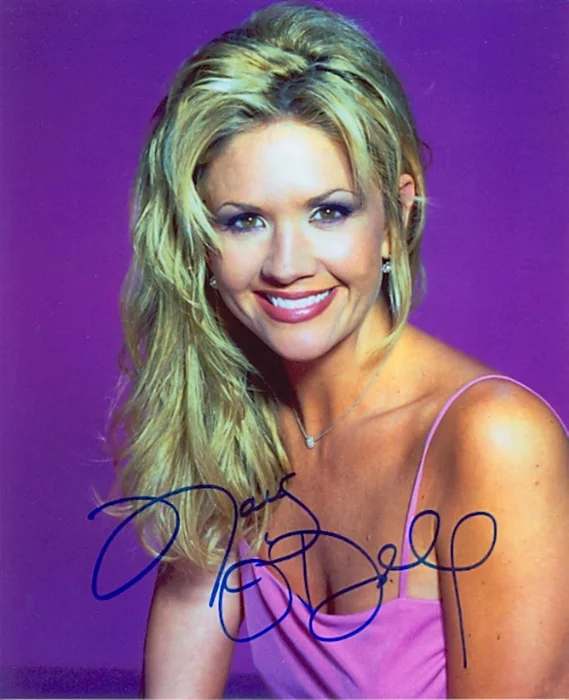 Nancy O'Dell autograph