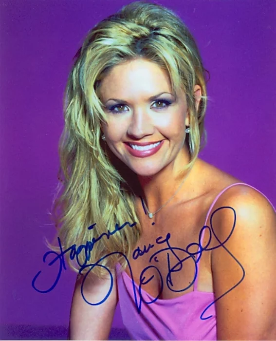 Nancy O'Dell autograph