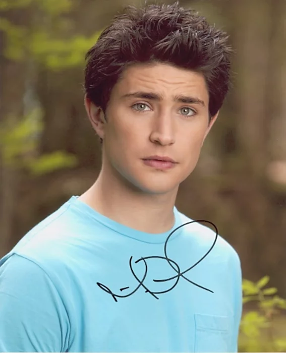 Matt Dallas autograph