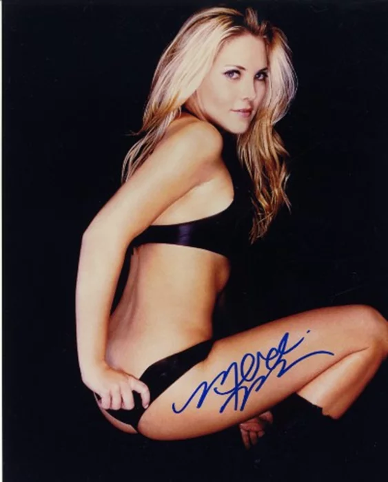 Mercedes McNab autograph