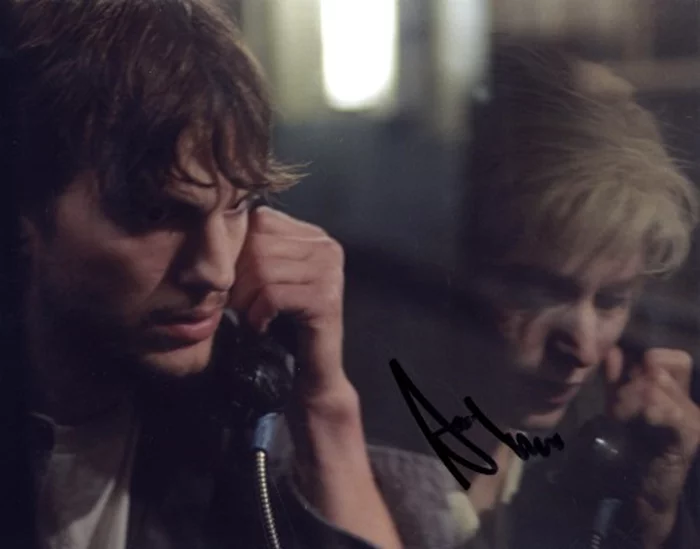 Ashton Kutcher autograph