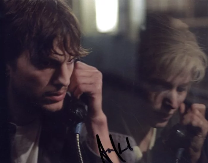 Ashton Kutcher autograph