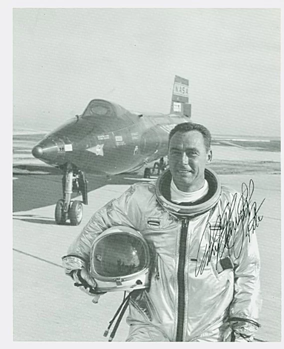 Pete Knight autograph
