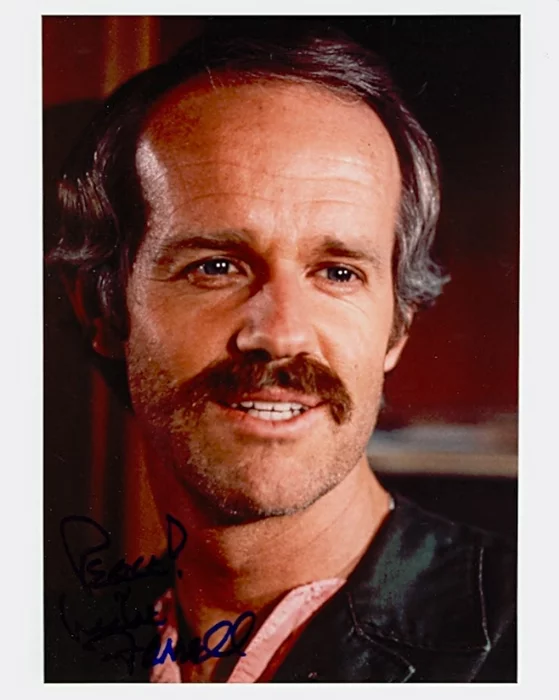 Mike Farrell autograph