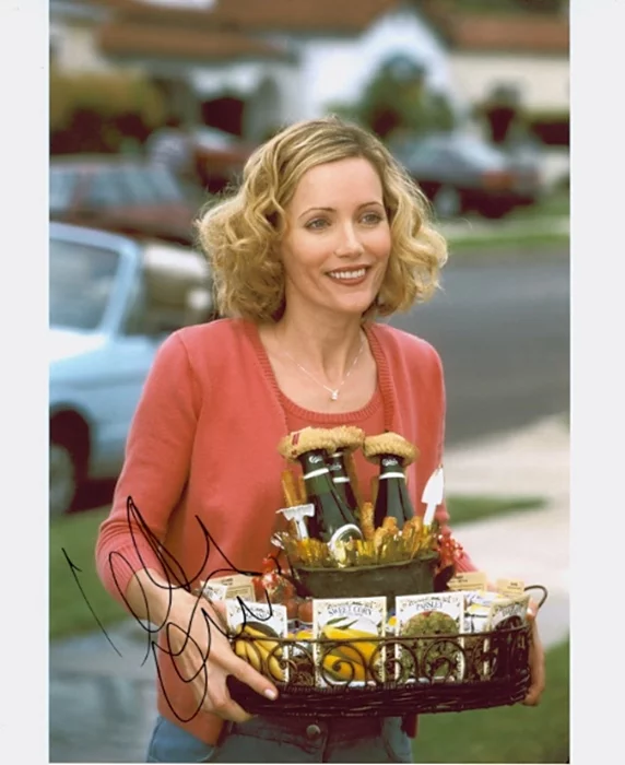 Leslie Mann autograph