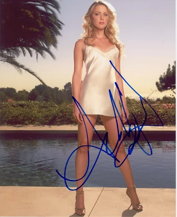 Amber Heard autograph