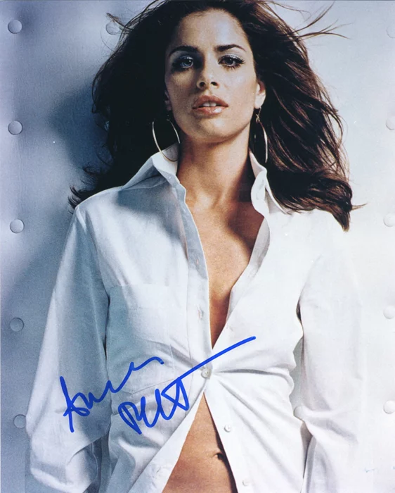 Amanda Peet autograph