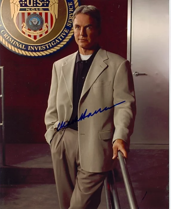 Mark Harmon autograph