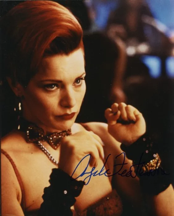 Angela Featherstone autograph