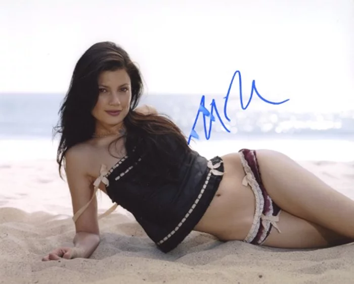 Natassia Malthe autograph