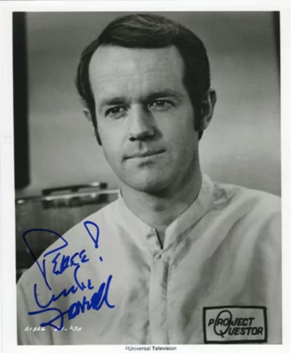 Mike Farrell autograph