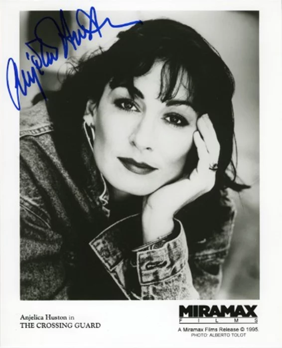 Anjelica Huston autograph