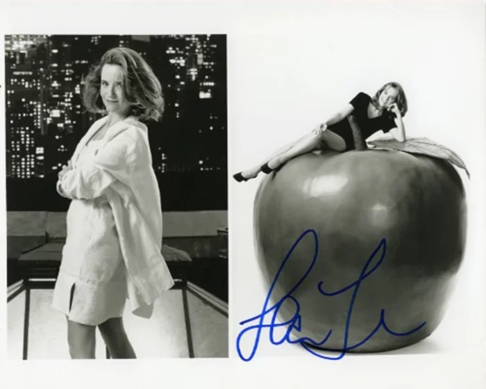 Lea Thompson autograph