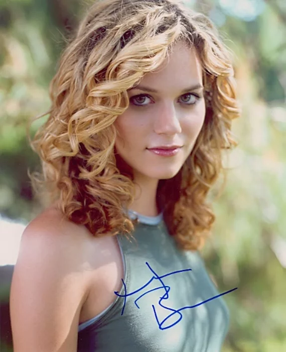 Hilarie Burton autograph