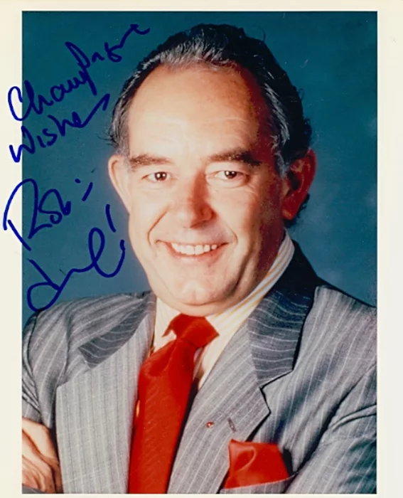 Robin Leach autograph