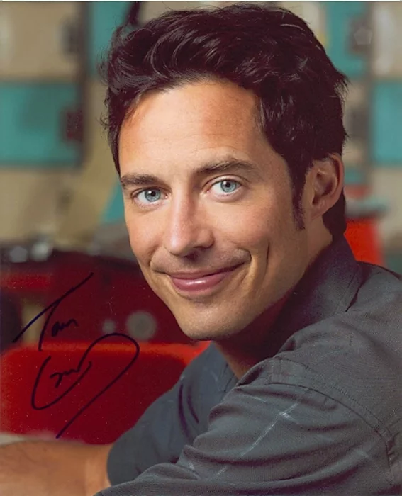 Tom Cavanagh autograph