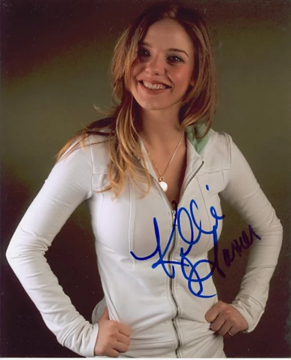 Kelli Garner autograph