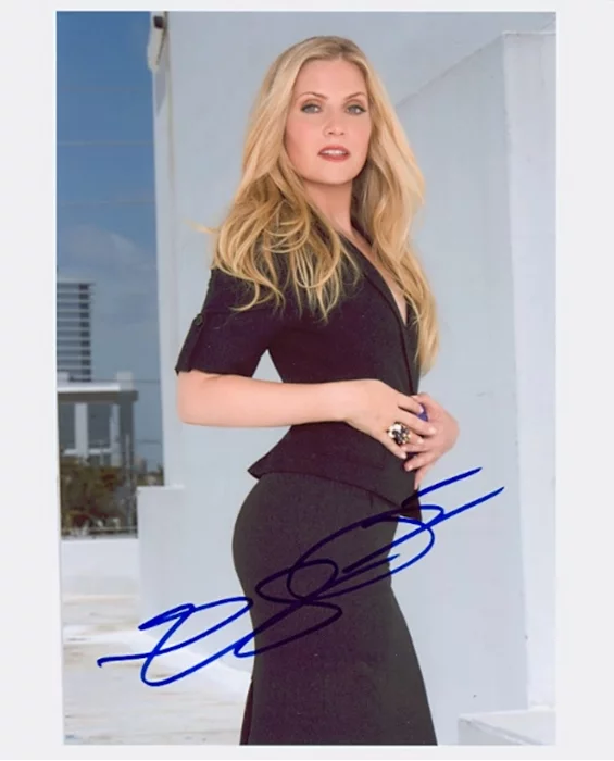 Emily Procter autograph