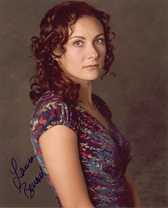Laura Benanti autograph