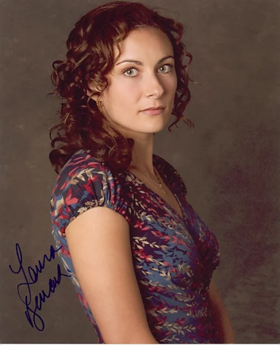 Laura Benanti autograph