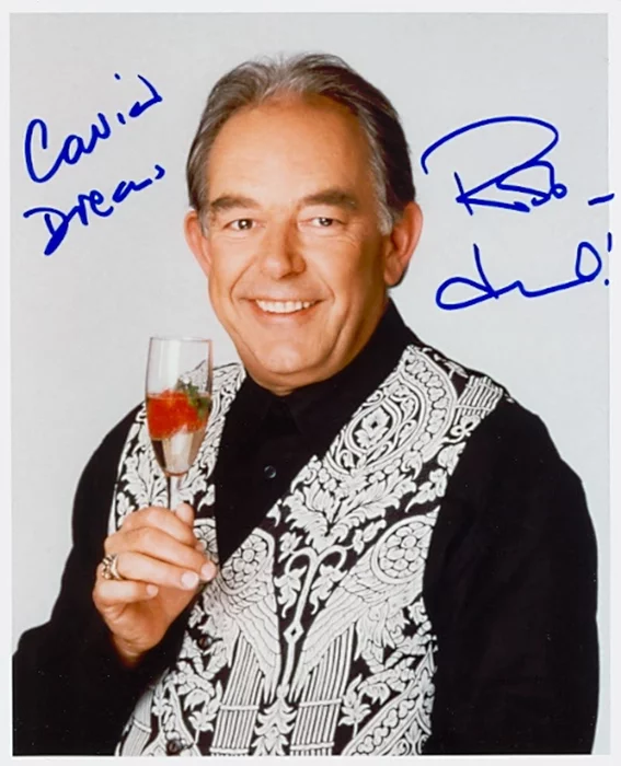 Robin Leach autograph