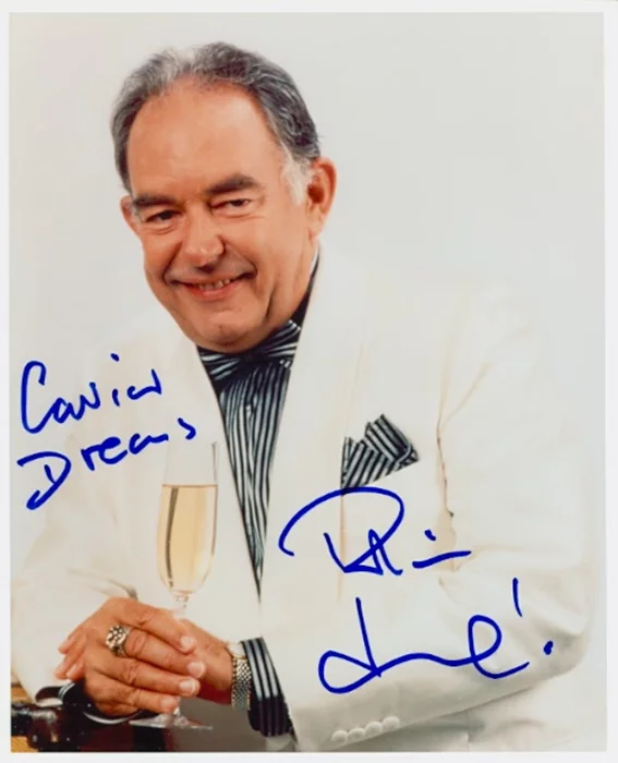 Robin Leach autograph