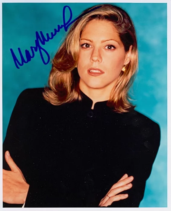Mary McCormack autograph