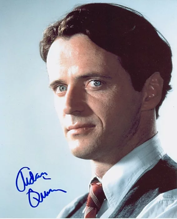 Aidan Quinn autograph
