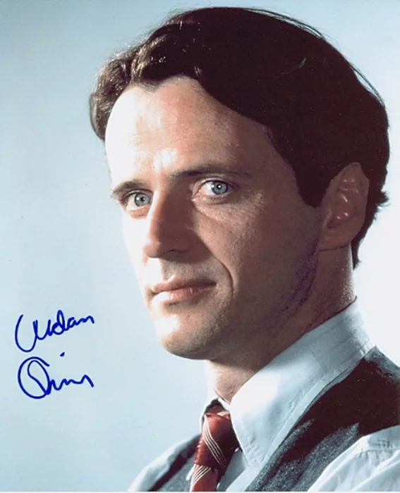 Aidan Quinn autograph
