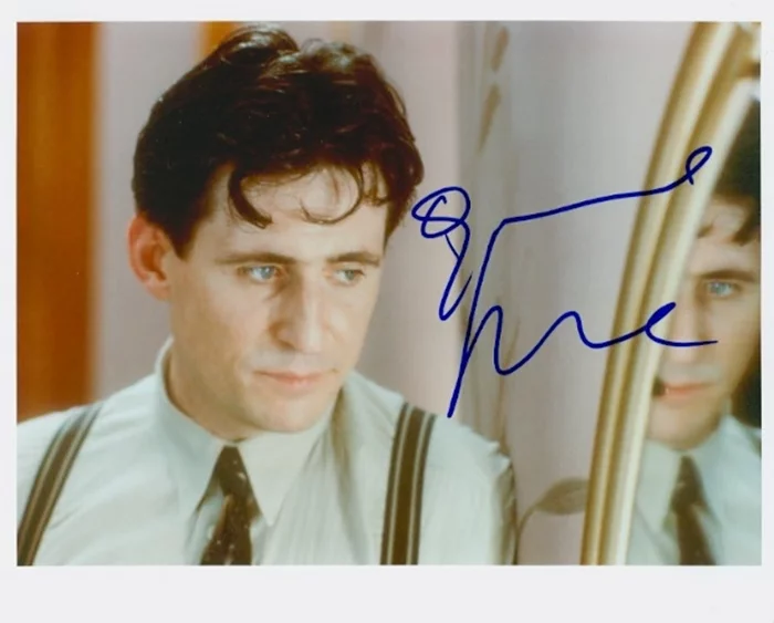 Gabriel Byrne autograph
