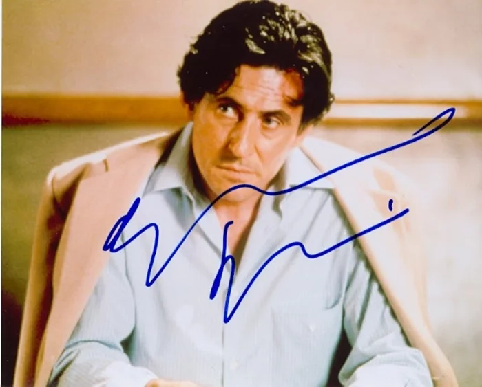 Gabriel Byrne autograph