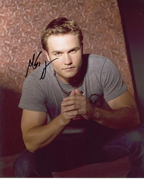 Scott Porter autograph