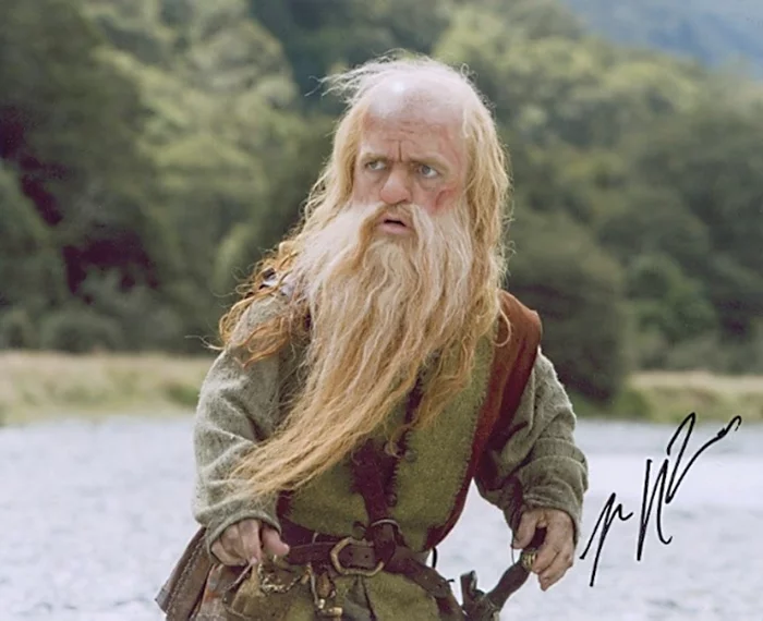 Peter Dinklage autograph