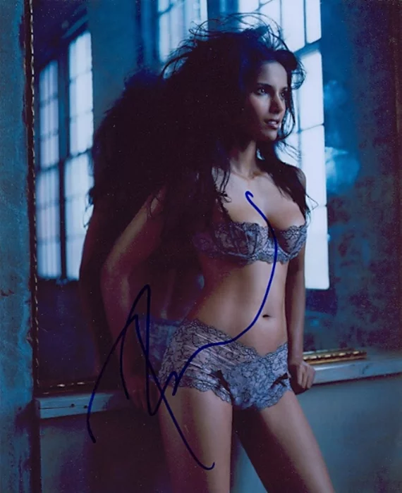 Padma Lakshmi autograph