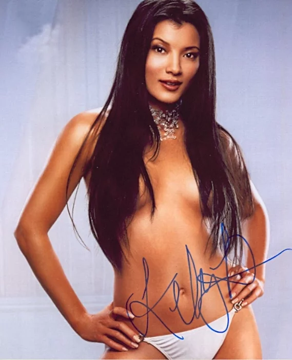 Kelly Hu autograph