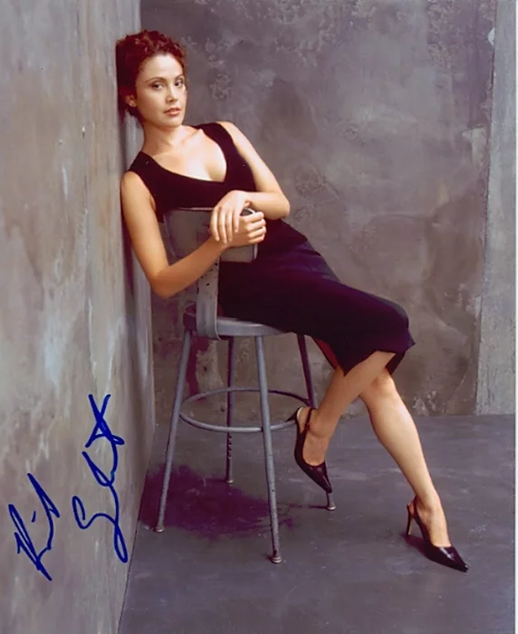 Reiko Aylesworth autograph