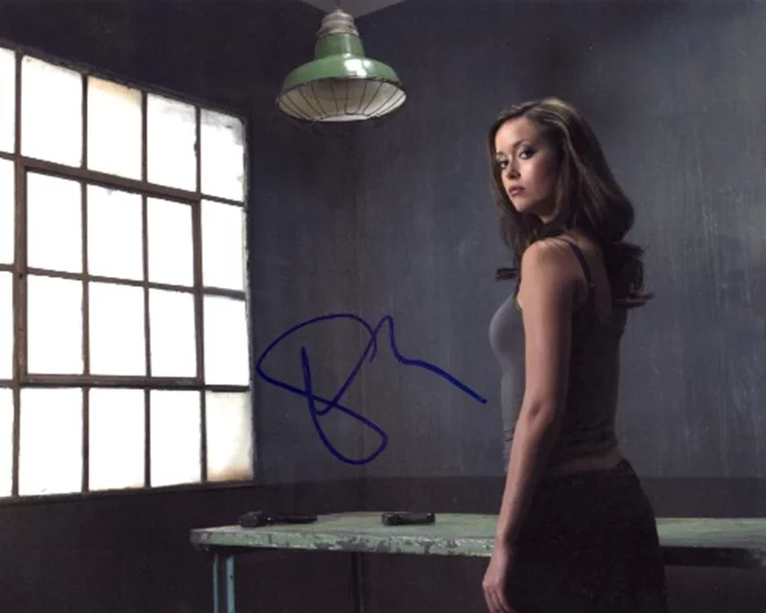 Summer Glau autograph
