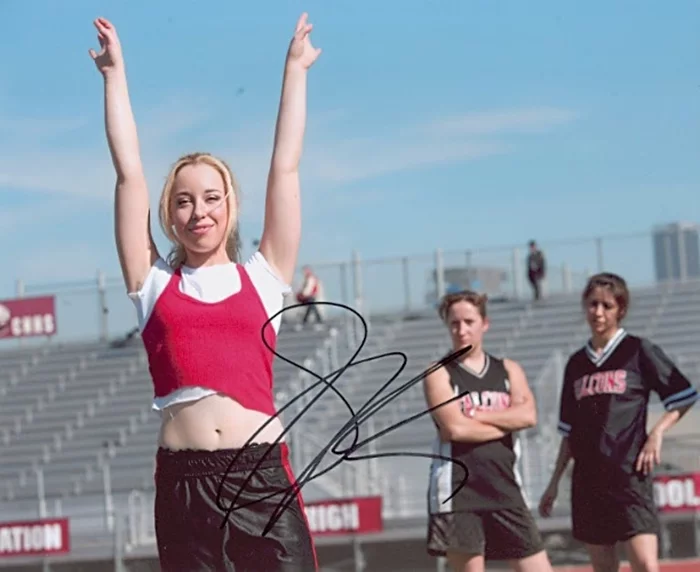 Skyler Shaye autograph