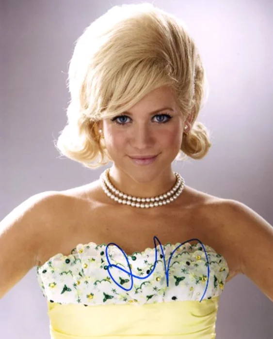 Brittany Snow autograph