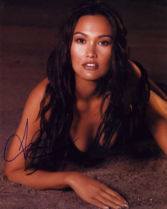 Tia Carrere autograph
