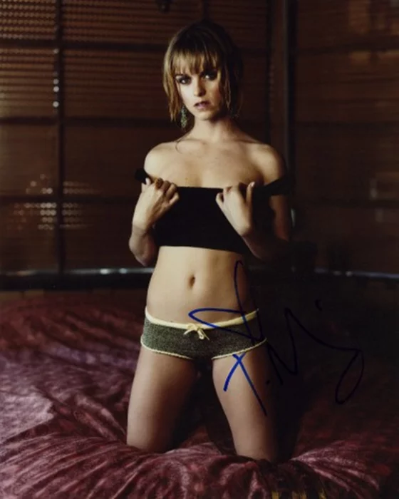 Taryn Manning autograph