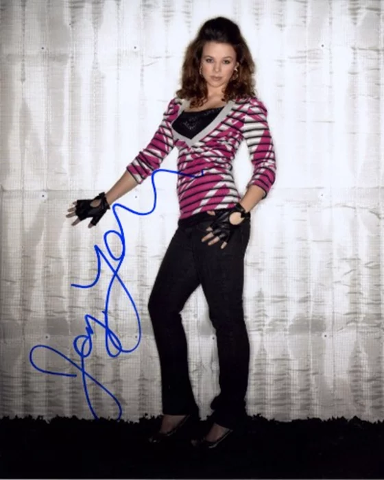 Joy Lauren autograph