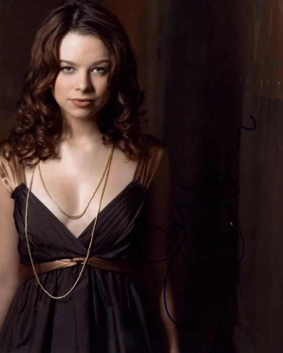 Joy Lauren autograph