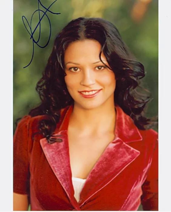 Navi Rawat autograph