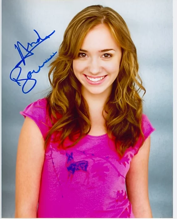Andrea Bowen autograph