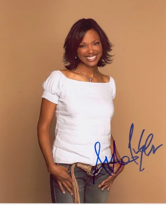 Aisha Tyler autograph